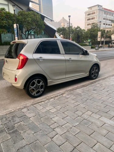 Kia morning ឆ្នាំ2012 full luxry