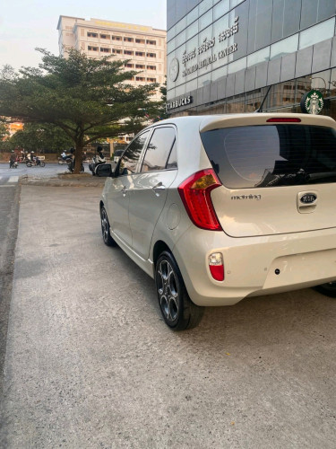 Kia morning ឆ្នាំ2012 full luxry