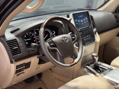 Land Cruiser grand touring 2019 សាំង