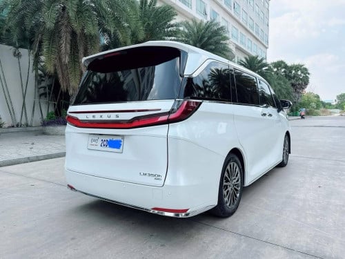 Lexus LM350h ឆ្នាំ2024 7កៅអី ម្ចាស់ដើម ទឹកថ្នាំហ្ស៊ីន1ជុំ