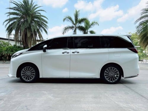 Lexus LM350h ឆ្នាំ2024 7កៅអី ម្ចាស់ដើម ទឹកថ្នាំហ្ស៊ីន1ជុំ