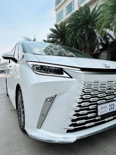 Lexus LM350h ឆ្នាំ2024 7កៅអី ម្ចាស់ដើម ទឹកថ្នាំហ្ស៊ីន1ជុំ