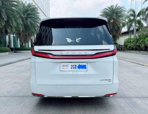 Lexus LM350h ឆ្នាំ2024 7កៅអី ម្ចាស់ដើម ទឹកថ្នាំហ្ស៊ីន1ជុំ