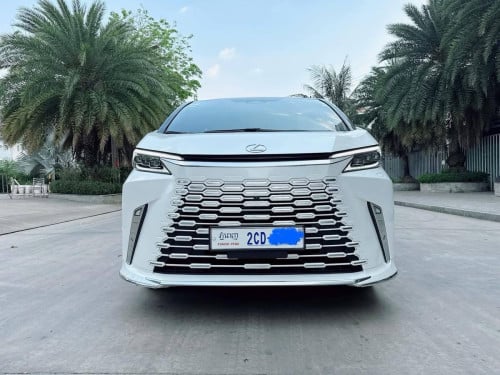 Lexus LM350h ឆ្នាំ2024 7កៅអី ម្ចាស់ដើម ទឹកថ្នាំហ្ស៊ីន1ជុំ