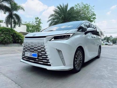 Lexus LM350h ឆ្នាំ2024 7កៅអី ម្ចាស់ដើម ទឹកថ្នាំហ្ស៊ីន1ជុំ