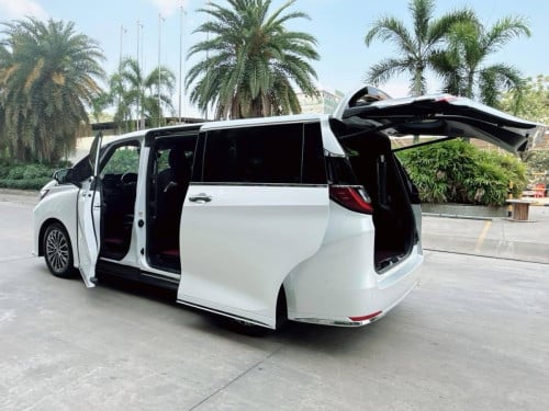 Lexus LM350h ឆ្នាំ2024 7កៅអី ម្ចាស់ដើម ទឹកថ្នាំហ្ស៊ីន1ជុំ