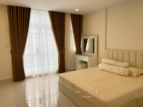 Link Villa LV for rent in borey penghout boeung snor