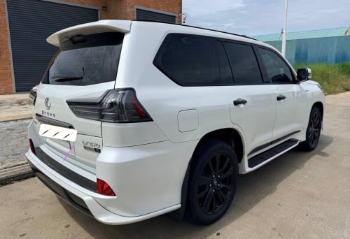 Lx570 Kuro លក់