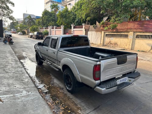 Nissan 2002 ទ្រុងវែង ម៉ាស៊ូត ឡានខ្ចីណាស់
