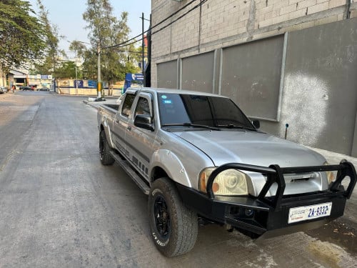 Nissan 2002 ទ្រុងវែង ម៉ាស៊ូត ឡានខ្ចីណាស់