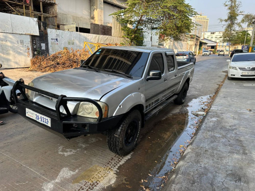 Nissan 2002 ទ្រុងវែង ម៉ាស៊ូត ឡានខ្ចីណាស់