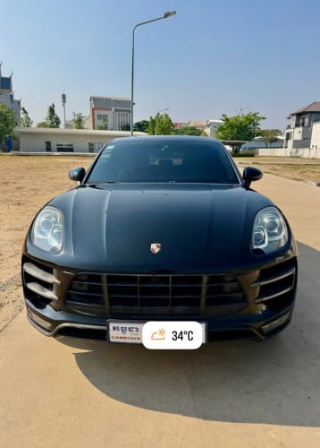 Porsche Macan ( Option Turbo )