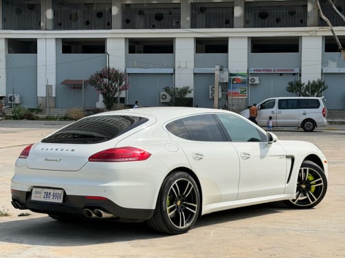 Porsche Panamera S 2015 Full