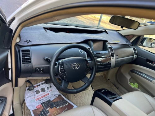 Prius 2004 ស ក្នុងលឿង ពាក់កណ្ដាលហ្វូល អត់បុក