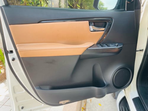 Toyota fortuner ឆ្នាំ​ 2016 ពណ៌​ ស​កាំម៉ៃ​