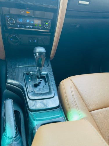 Toyota fortuner ឆ្នាំ​ 2016 ពណ៌​ ស​កាំម៉ៃ​