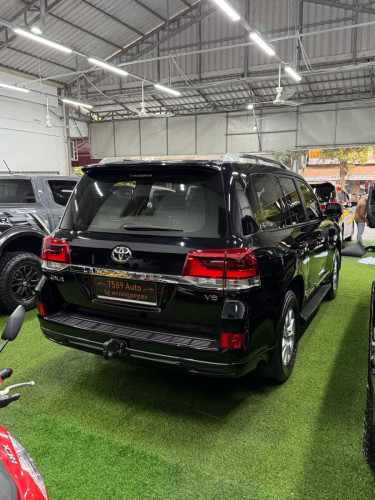 Toyota Land Cruiser 2018 ម៉ាស៊ីន​6 សាំ​សាំង​ , Full Option