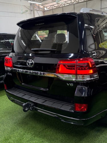 Toyota Land Cruiser 2018 ម៉ាស៊ីន​6 សាំ​សាំង​ , Full Option