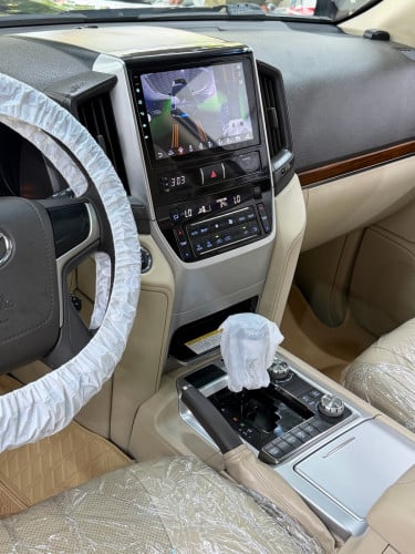 Toyota Land Cruiser 2018 ម៉ាស៊ីន​6 សាំ​សាំង​ , Full Option