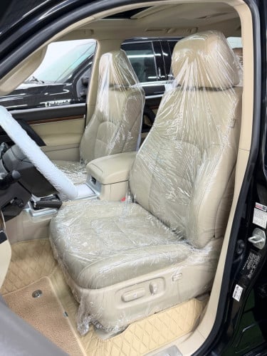 Toyota Land Cruiser 2018 ម៉ាស៊ីន​6 សាំ​សាំង​ , Full Option