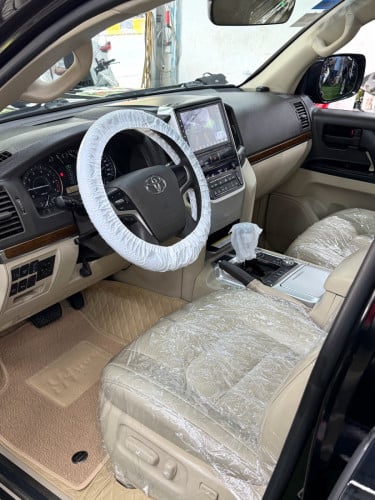 Toyota Land Cruiser 2018 ម៉ាស៊ីន​6 សាំ​សាំង​ , Full Option
