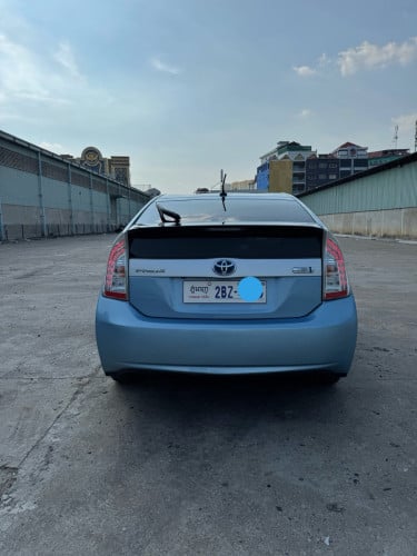 Toyota Prius 012 Plug-in Options 3