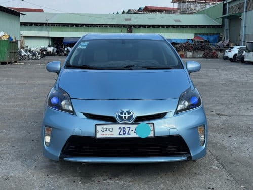 Toyota Prius 012 Plug-in Options 3