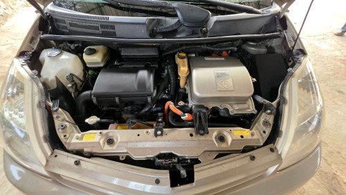 Toyota Prius 2004 HFull ឡានខ្ចី ម្ចាស់ដើមទីមួយ អាគុយ ABS អែម រត់ស្រួលថ្នាំហ្សីន70%