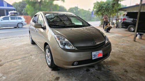 Toyota Prius 2004 HFull ឡានខ្ចី ម្ចាស់ដើមទីមួយ អាគុយ ABS អែម រត់ស្រួលថ្នាំហ្សីន70%