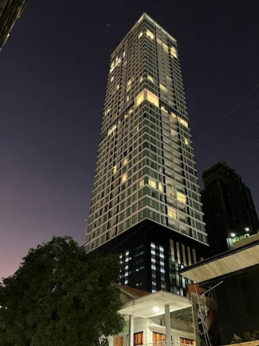 Two-Bedroom Apartment bkk1 for Rent