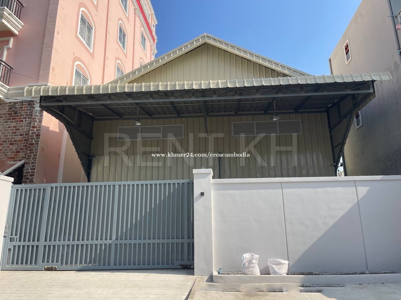 ឃ្លាំងសំរាប់ជួលនៅសែនសុខ / Warehouse for Rent at Khan Sen Sok