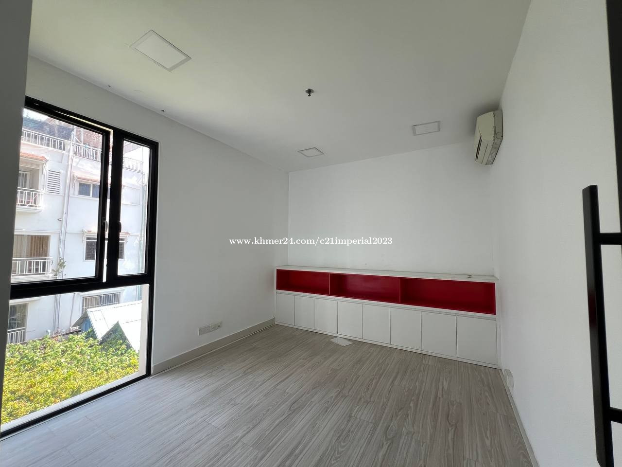 Office Space for Lease at Doun Penh (OF-162) ការិយាល័យសម្រាប់ជួល នៅដូនពេញជិតផ្សារធំថ្មី
