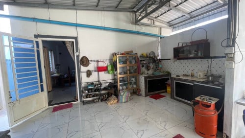 ផ្ទះលក់បន្ទាន់នៅជិតទីលានវាយកូនហ្គោល រ៉ូយ៉ាល់ ភ្នំពេញ