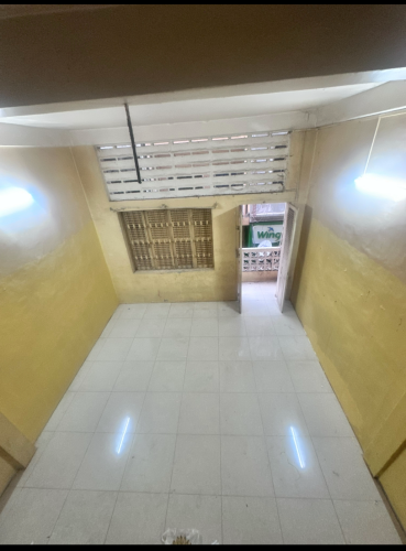 ផ្ទះលក់ជាន់ទី១ បែរមុខក្នុងដឿងហែមអូឫស្សី