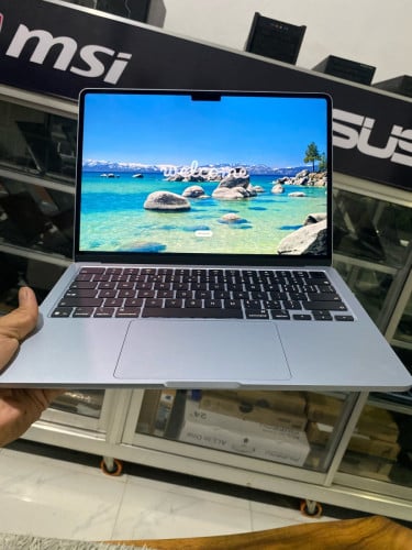 MacBook Air M4 2025 RAM 24GB 512GB តម្លៃមហាពិសេស ថ្មីខ្ចី សាកថ្មទើបបាន23ដង Specs កម្រ
