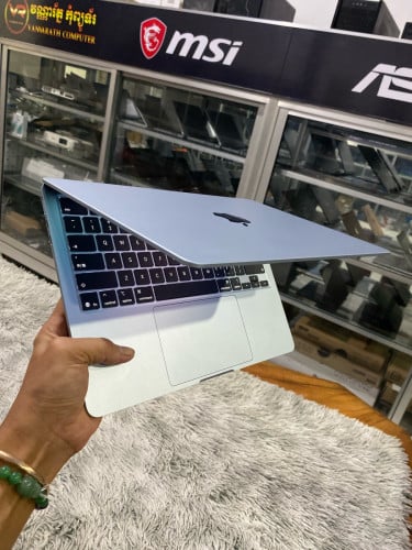 MacBook Air M4 2025 RAM 24GB 512GB តម្លៃមហាពិសេស ថ្មីខ្ចី សាកថ្មទើបបាន23ដង Specs កម្រ