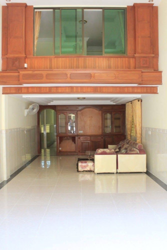 ផ្ទះល្វែង១ជុងសម្រាប់លក់មានចំណូល$300ពីការជួលជារៀងរាល់ខែ។