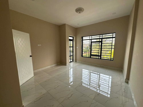 ផ្ទះលក់បន្ទាន់ ទំហំ 5.1m x 19m