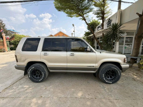 របស់កម្រ Isuzu Trooper 1994🇰🇭ឯកសាពេញចង្កូតឆ្វេងសុីនឡានស្អាតនៅសានុំដេីមទាំងអស់លក់តំលៃ📩