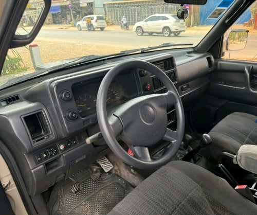 របស់កម្រ Isuzu Trooper 1994🇰🇭ឯកសាពេញចង្កូតឆ្វេងសុីនឡានស្អាតនៅសានុំដេីមទាំងអស់លក់តំលៃ📩