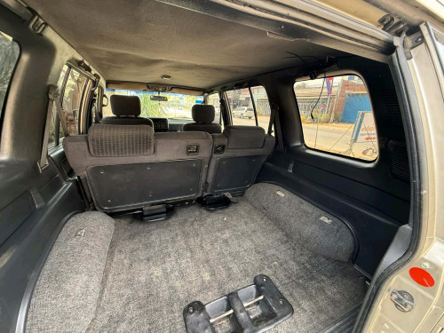 របស់កម្រ Isuzu Trooper 1994🇰🇭ឯកសាពេញចង្កូតឆ្វេងសុីនឡានស្អាតនៅសានុំដេីមទាំងអស់លក់តំលៃ📩