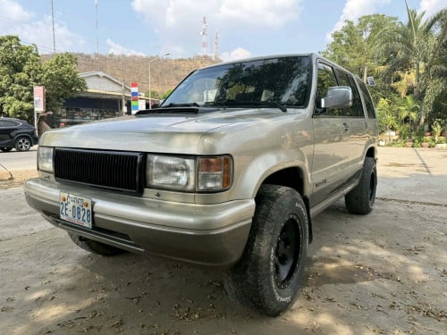 របស់កម្រ Isuzu Trooper 1994🇰🇭ឯកសាពេញចង្កូតឆ្វេងសុីនឡានស្អាតនៅសានុំដេីមទាំងអស់លក់តំលៃ📩