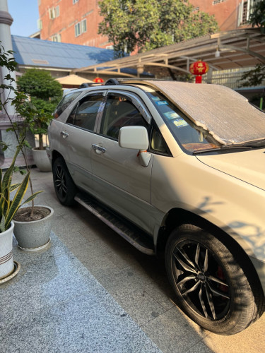 ស្អាត់ណាស់​ Lexus 00 ប៉ុង1
