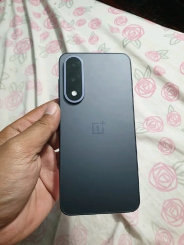 ចង់លក់រឺវៃដូរ OnePlus ACE 5 ultra ram12G 99%