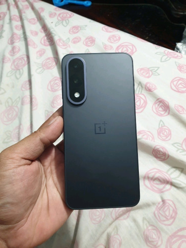 ចង់លក់រឺវៃដូរ OnePlus ACE 5 ultra ram12G 99%