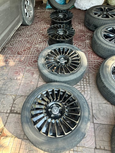 លក់យ៉ាន់និងសំបកកង់​ Prius Camry Lexus