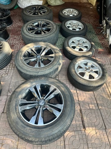 លក់យ៉ាន់និងសំបកកង់​ Prius Camry Lexus