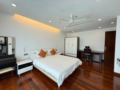 𝐅𝐨𝐫 𝐑𝐞𝐧𝐭: Spacious 2-Bedroom Apartment – BKK1