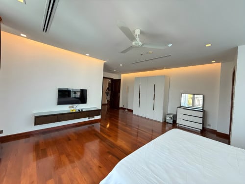 𝐅𝐨𝐫 𝐑𝐞𝐧𝐭: Spacious 2-Bedroom Apartment – BKK1