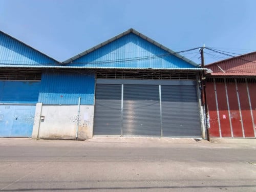 ឃ្លាំងសម្រាប់ជួលនៅជិតផ្លូវសឡា / Warehouse For Rent near Sola St